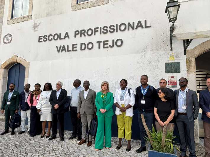 Visita de quadros de organismos públicos do RETFOP - Angola