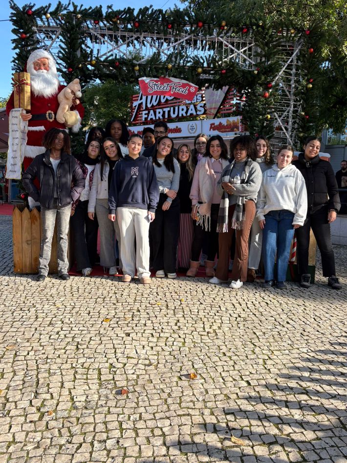 Alunas de Turismo exploram a magia do Reino de Natal de Santarém