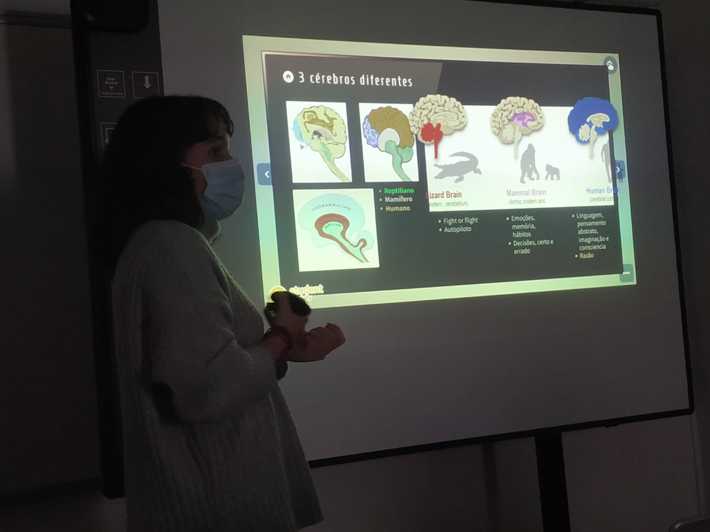 Aula aberta com bióloga