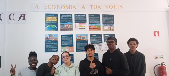 Exposição “Economia à Tua Volta” promove literacia financeira na EPVT 