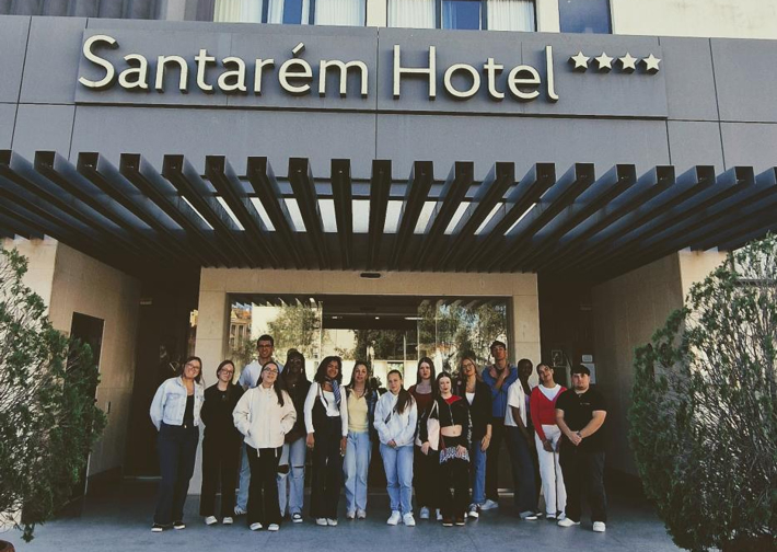 Visita ao Verdi Hotel aproxima alunos da EPVT do setor do turismo 