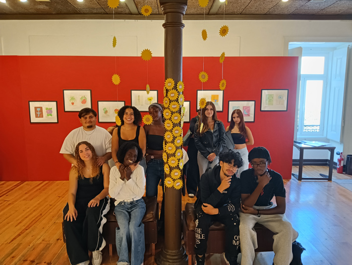 EPVT leva alunos à exposição “Prisma”