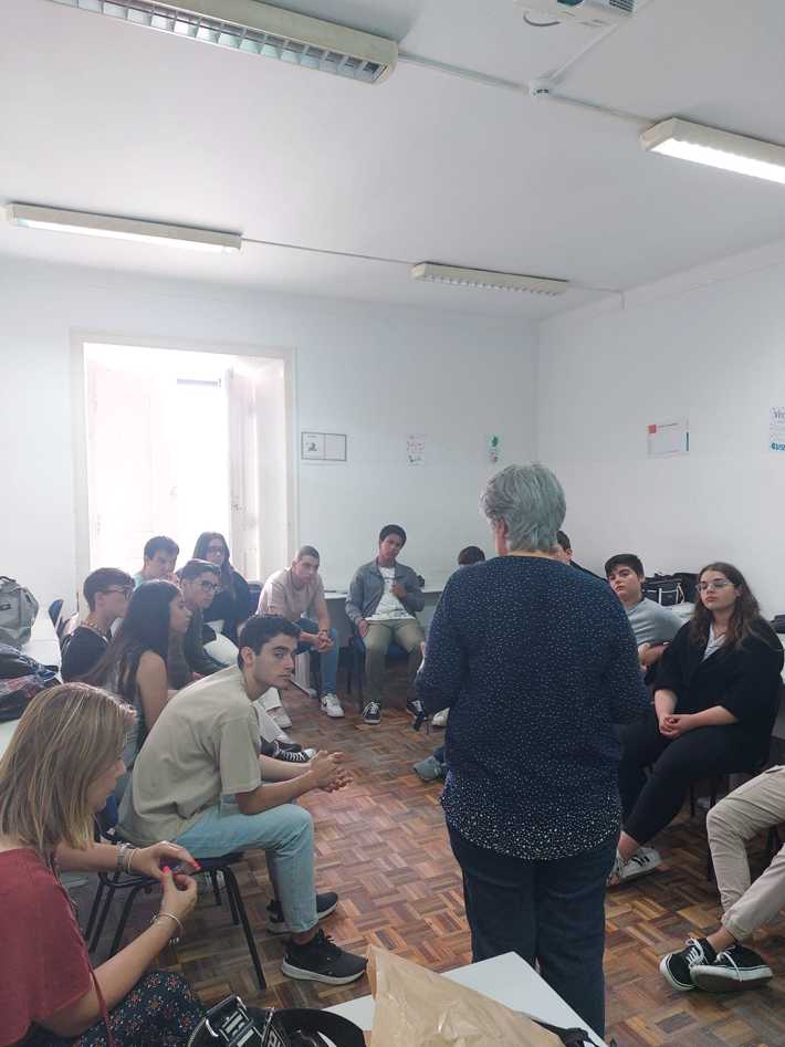 Técnicas do CRI em conversa com alunos EPVT