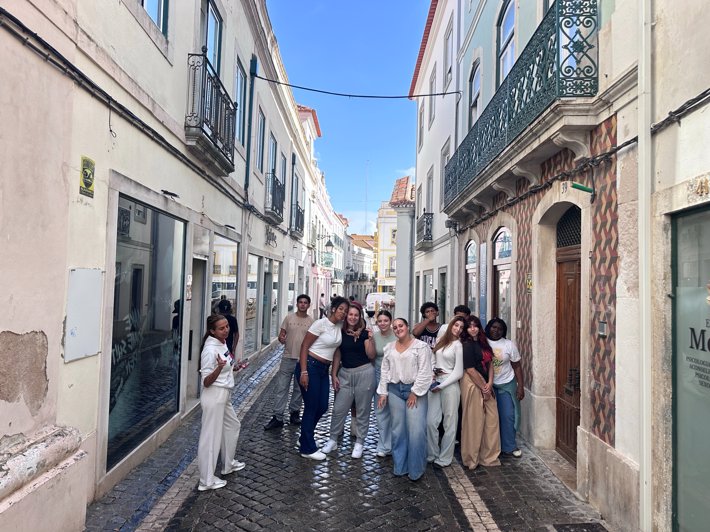 Alunos da EPVT aprendem Técnicas de Venda no comércio local 